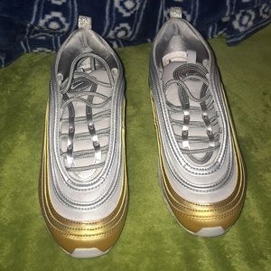 SOLD!!!!!! Woman’s Nike Air Max 97 SE